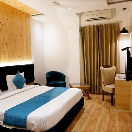 Hotel King'S Way Amritsar Exterior foto