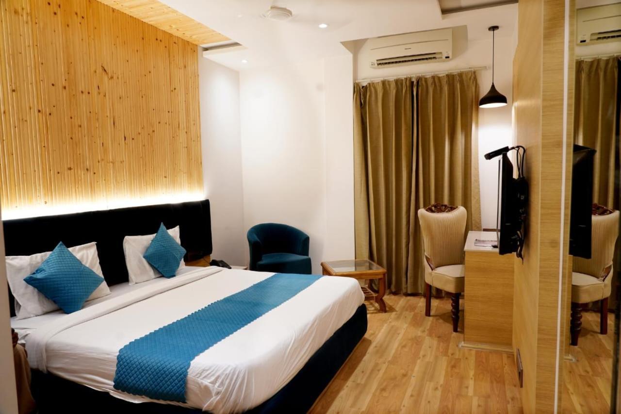 Hotel King'S Way Amritsar Exterior foto