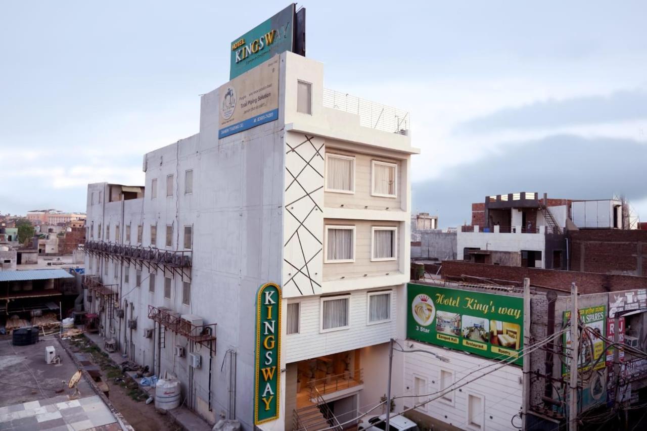 Hotel King'S Way Amritsar Exterior foto